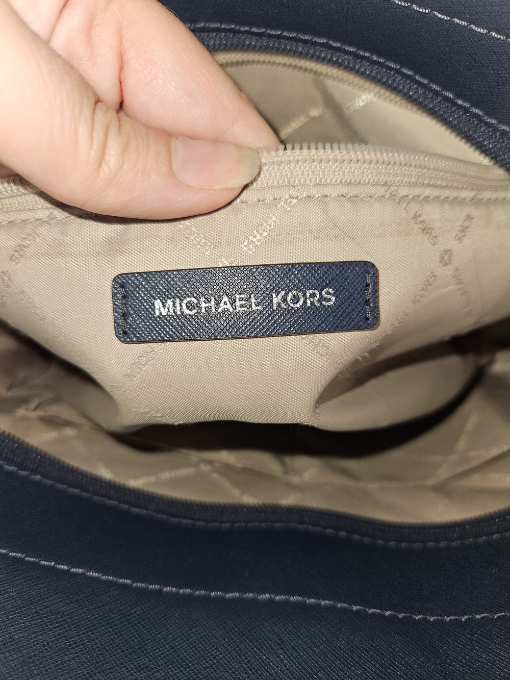Like New MICHAEL KORS JET SET TRAVEL LARGE  TOTE BAG MK BLUE LEATHER SILVE - Picture 13 of 16